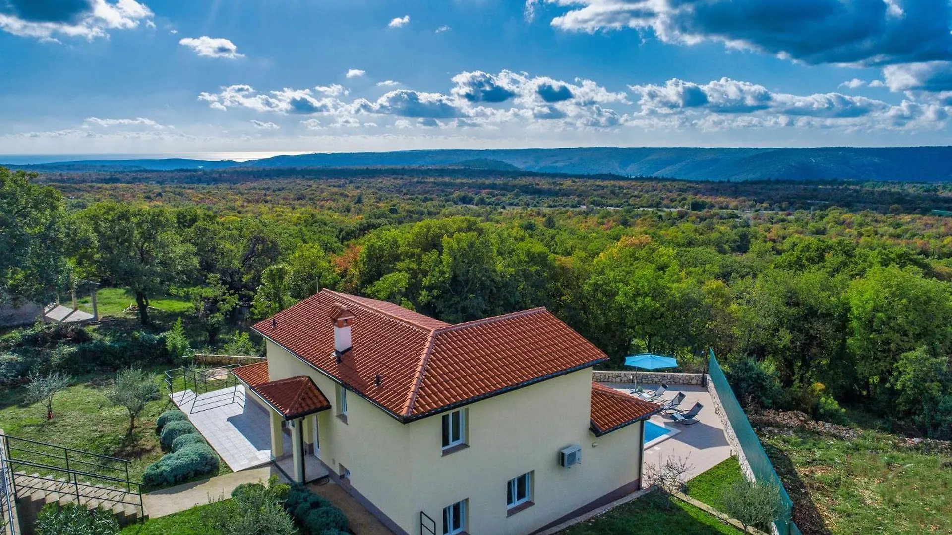 Villa Marilu, Modern Villa With Pool Near The Sea Ubasico