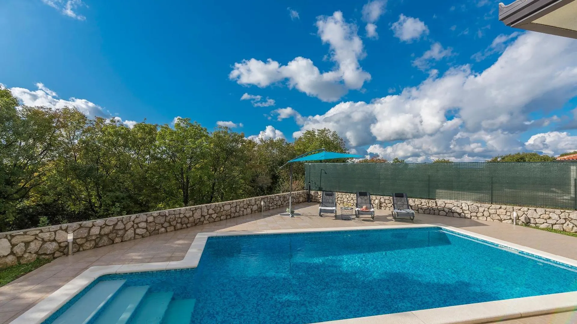 Villa Marilu, Modern Villa With Pool Near The Sea Ubasico Holiday home