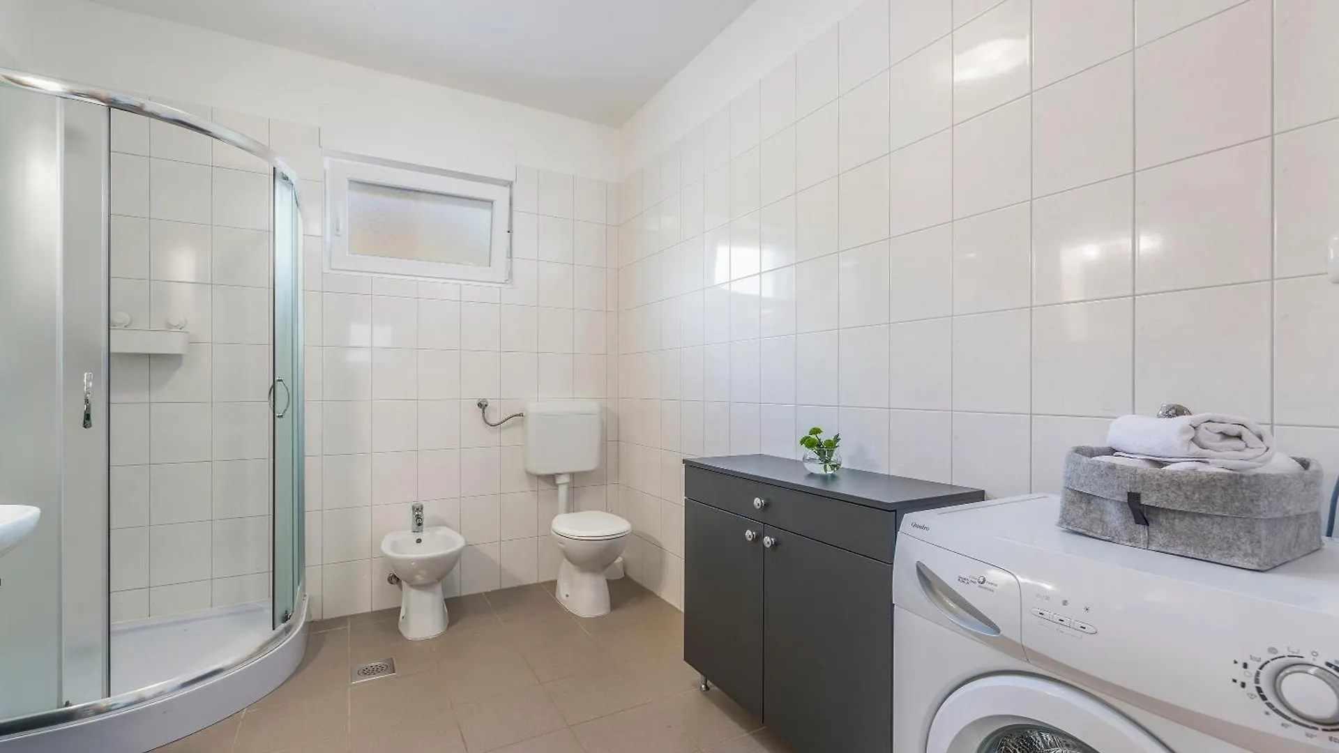 Villa Marilu, Modern Villa With Pool Near The Sea Ubasico