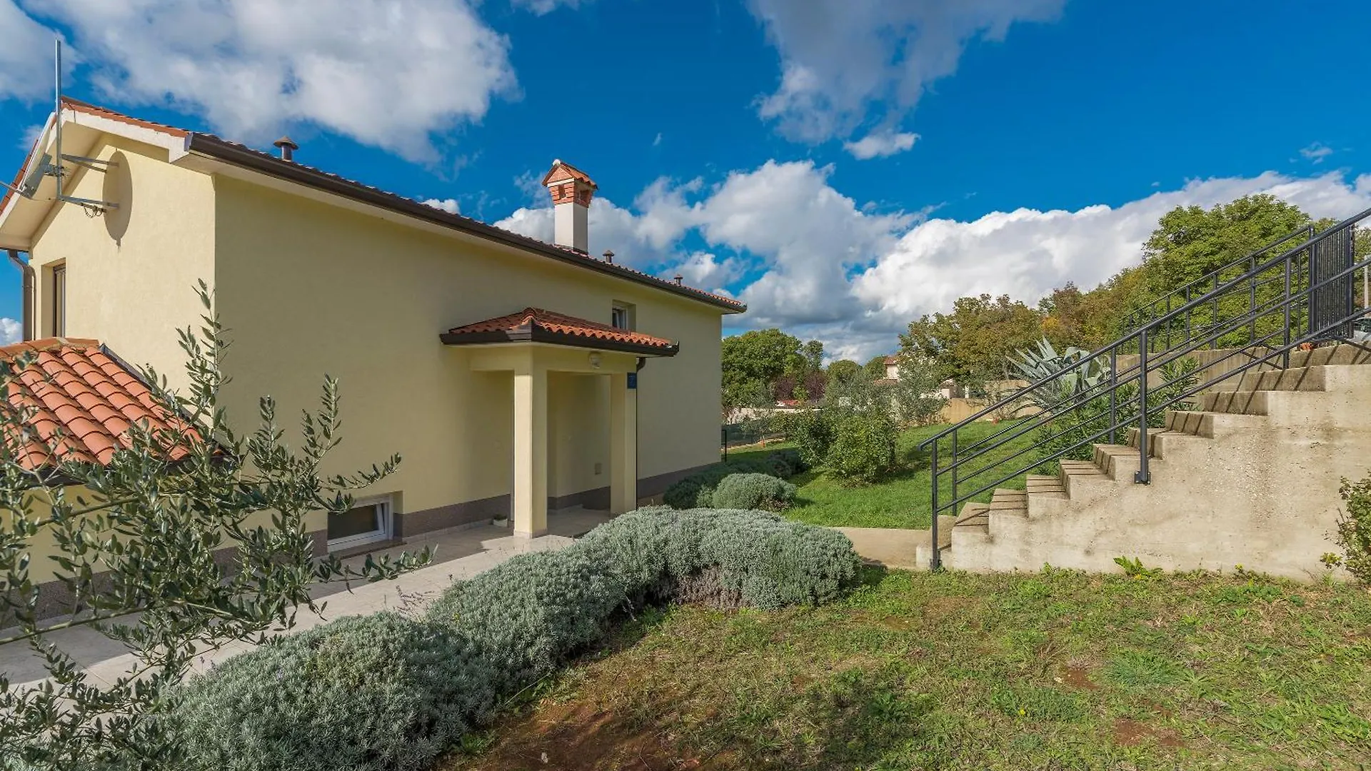 Villa Marilu, Modern Villa With Pool Near The Sea Ubasico 0*,